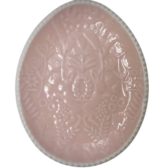 Graces Pantry Soft Pink Easter Egg Shaped Plate Spring Rabbits Flowers & Nature - Picture 1 of 7